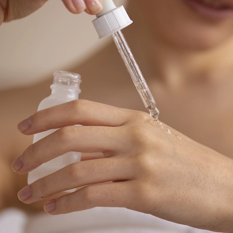 Har du hovedet fuld af syre? En guide til kemisk peeling Har du hovedet fuld af syre? En guide til kemisk peeling