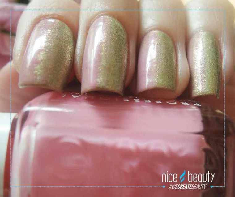 Fan brush nail art Fan brush nail art