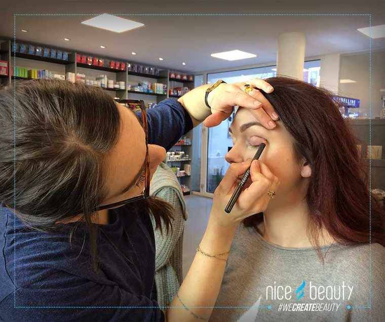 Skal Smokey eyes være lavet i sort? Skal Smokey eyes være lavet i sort?