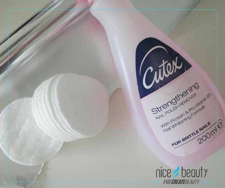 Sådan fjerner du glimmerneglelak! 