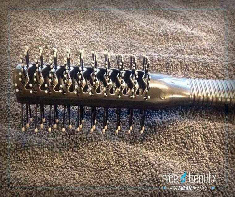 So reinigst du deine Haarbürste!