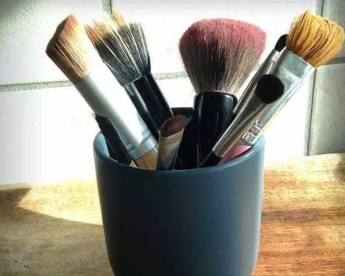 renser du dine make-up børster!