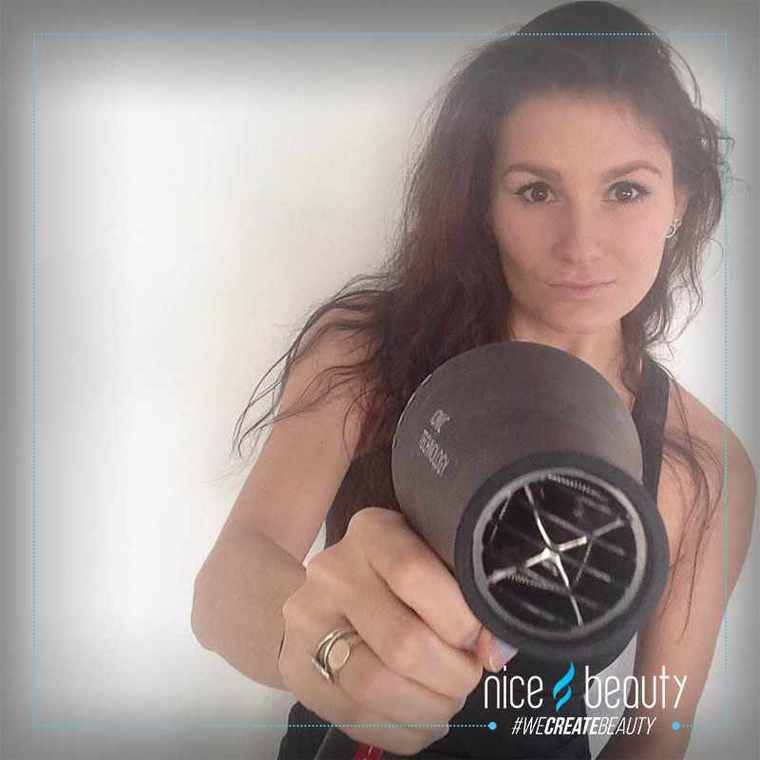 Blow it up! So bekommst du volleres Haar in 5 einfachen Schritten