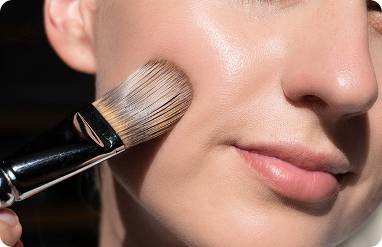 Drømmer du om flot og holdbar makeup?