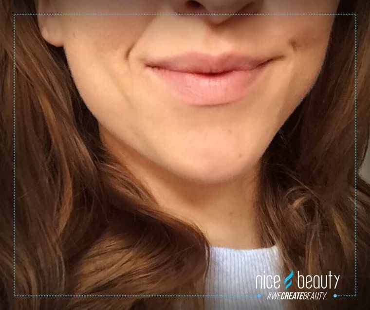 Smukke røde læber som holder i timevis!