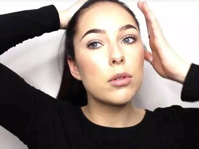 Hvordan laver man en sleek ponytail?