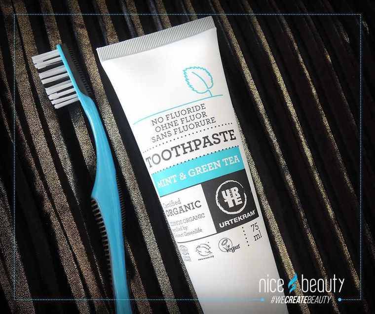 Poets je tanden met mint en groene thee!