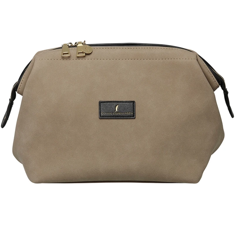 Se Coming Copenhagen Mia Toiletry Bag Large - Warm Taupe (Limited Edition) hos NiceHair.dk